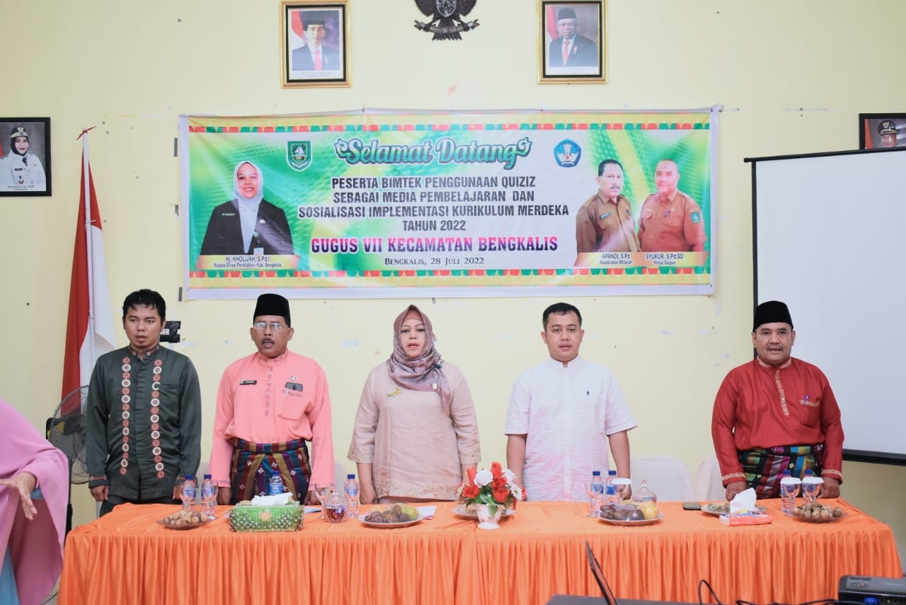 Kadisdik Bengkalis Membuka Kegiatan Bimtek Pemanfaatan Quiziz sebagai Media Pembelajaran dan Sosialisasi Implementasi Kurikulum Merdeka