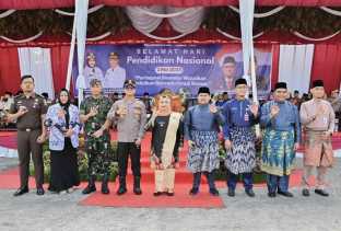 Peringati Hardiknas, Bupati Kasmarni Berkomitmen untuk Wujudkan Pendidikan Bermutu