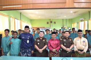 Jaksa Masuk Sekolah Mencagah Kenalakan Remaja di SMPN 1 Kecamatan Mandau