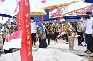 Pemancangan Tiang Pembangunan Sekolah Paramitha Maitreya Duri