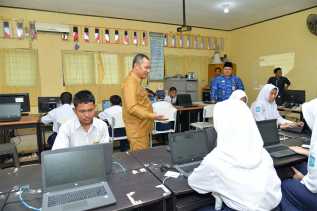 Tinjau Pelaksanaan ANBK SMP, Wabup Bengkalis Ajak Sekolah Kenalkan Pemimpin Lokal