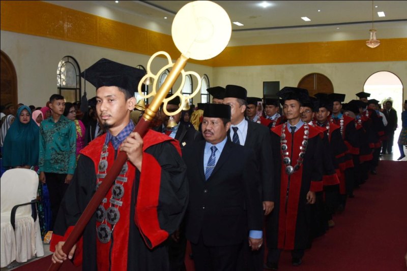 Bupati Bengkalis Hadiri Acara Wisuda AKN Bengkalis