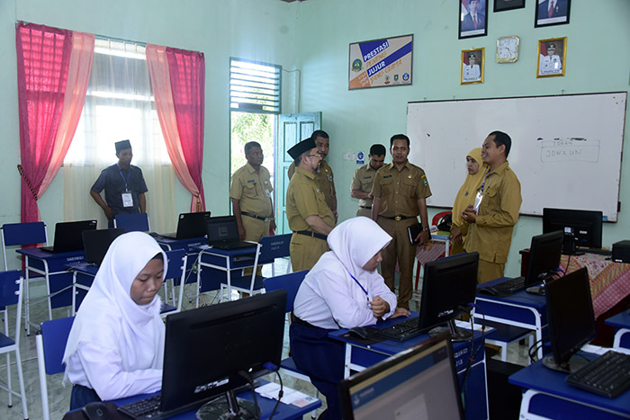 Sekda Pastikan Kesiapan Pelaksanaan UN di Kecamatan Bengkalis dan Bantan