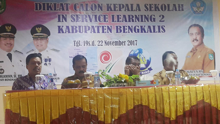 Plt Kadisdik Bengkalis Tutup Diklat Calon Kepsek