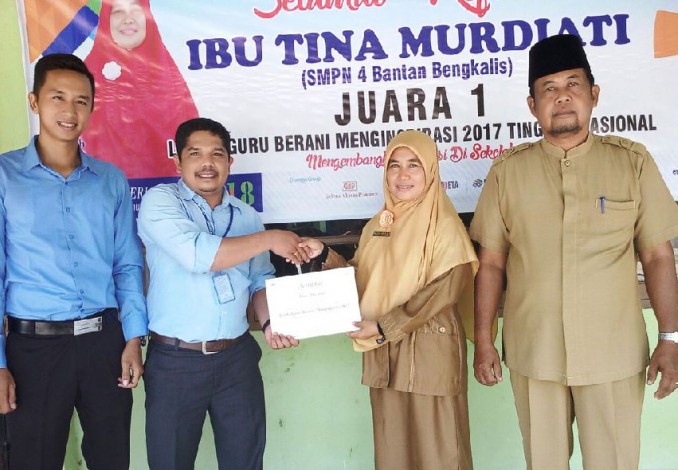 Guru SMPN 4 Bantan Juara 1 Lomba Guru Berani Menginspirasi