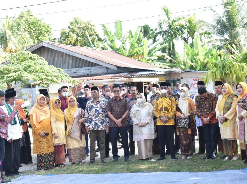 Bersama Bupati Kasmarni, Kadisdik Kholijah Hadiri Halal Bihalal dan Milad Ke 52 Pelko