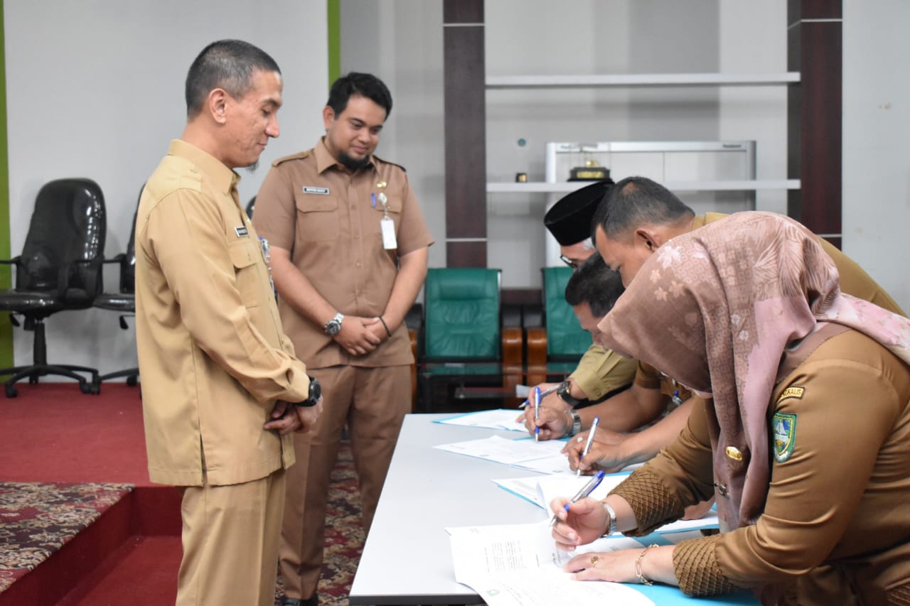 Ikrar Bersama dan Penandatanganan Pakta Integritas Netralitas ASN Dinas Pendidikan Kabupaten Bengkalis Pada Pemilu dan Pemilihan Tahun 2024