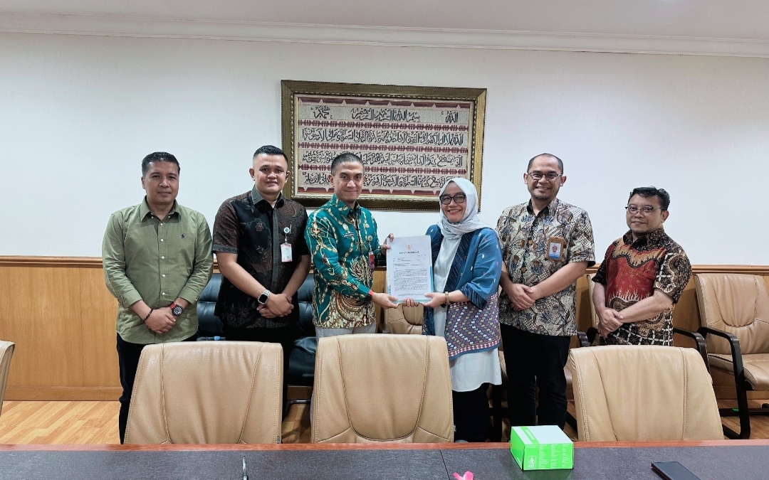 Atas Arahan Bupati, Kadisdik Bengkalis Jemput Solusi ke Kemendikdasmen untuk Sekolah Terdampak Puting Beliung