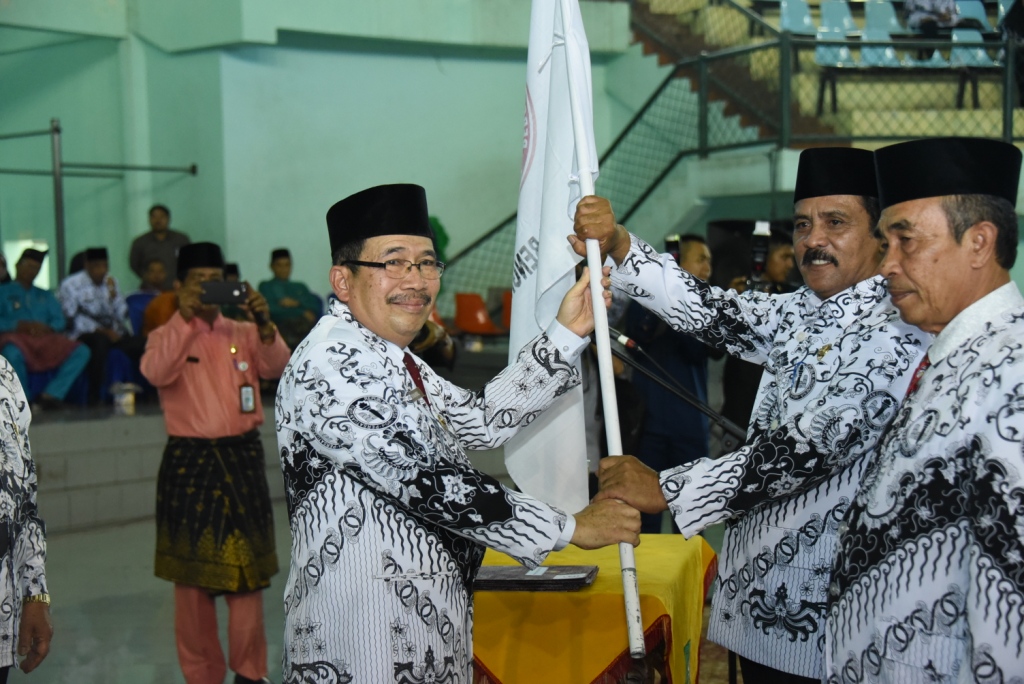 Edi Sakura Resmi Menjabat Ketua PGRI Kabupaten Bengkalis 2018-2023