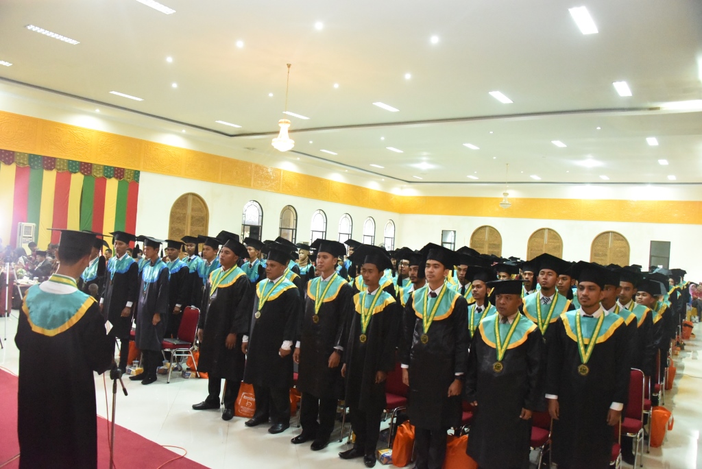 174 Mahasiswa STIE Syariah Bengkalis Diwisuda