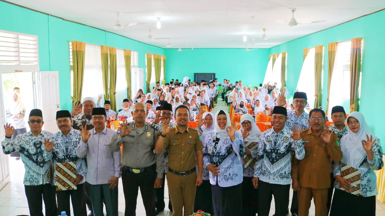 Kadisdik Kholijah Lantik dan Kukuhkan Pengurus Ranting PGRI Se-Kecamatan Bengkalis Masa Bakti XXII Tahun 2020-2025