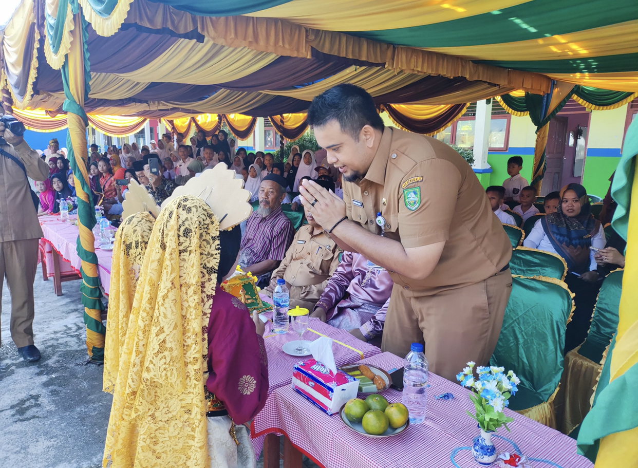 Sekretaris Dinas Pendidikan Kabupaten Bengkalis Turut Menghadiri Perpisahan SDN 14 Bengkalis