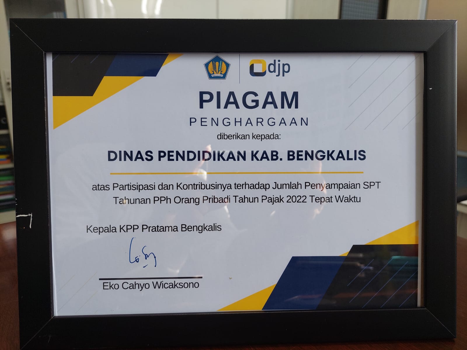 Dinas Pendidikan Kabupaten Bengkalis Raih Penghargaan Wajib Pajak Atas Apresiasi Kontribusi Kepatuhan