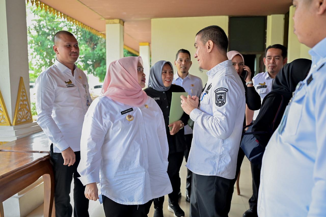 Dampingi Bupati Bengkalis, Kadisdik Ikut Menyaksikan Penandatanganan Pakta Integritas PPDB Provinsi Riau