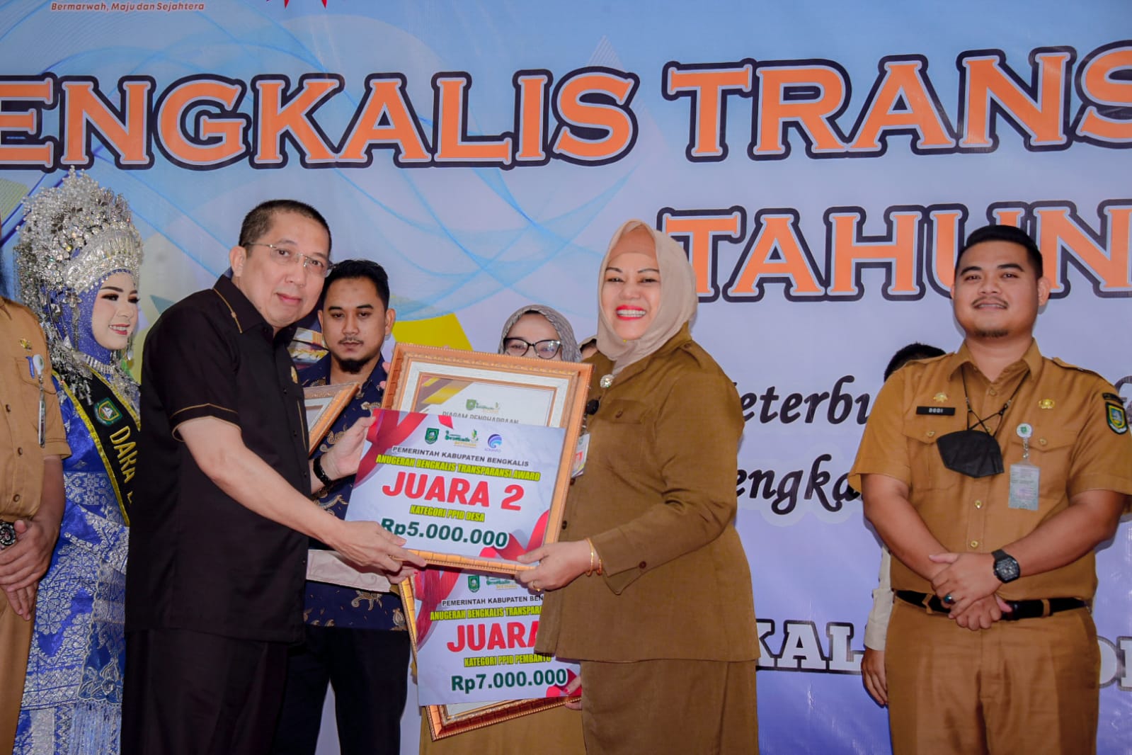 Dinilai Patuh dan Transparan, Disdik Juara 2 Bengkalis Transparansi Award 2022