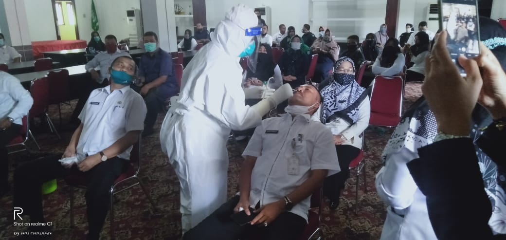 Memutus Penyebaran Mata Rantai Covid 19 Disdik Gelar Test Swab Masal 