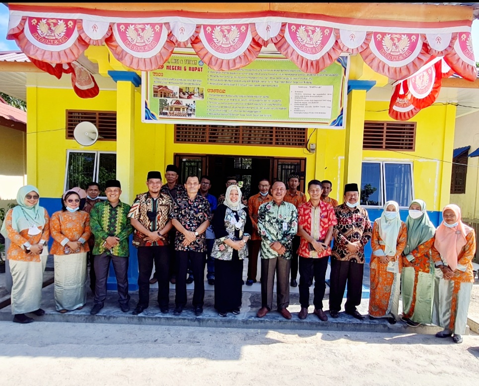 Kadisdik Kholijah Tinjau SMPN 6 Rupat