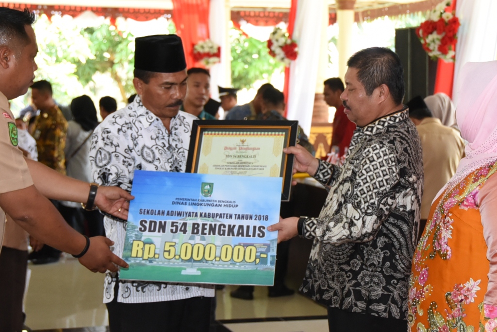 Tiga Sekolah di Kecamatan Siak Kecil Raih Adiwiyata Kabupaten Tahun 2018