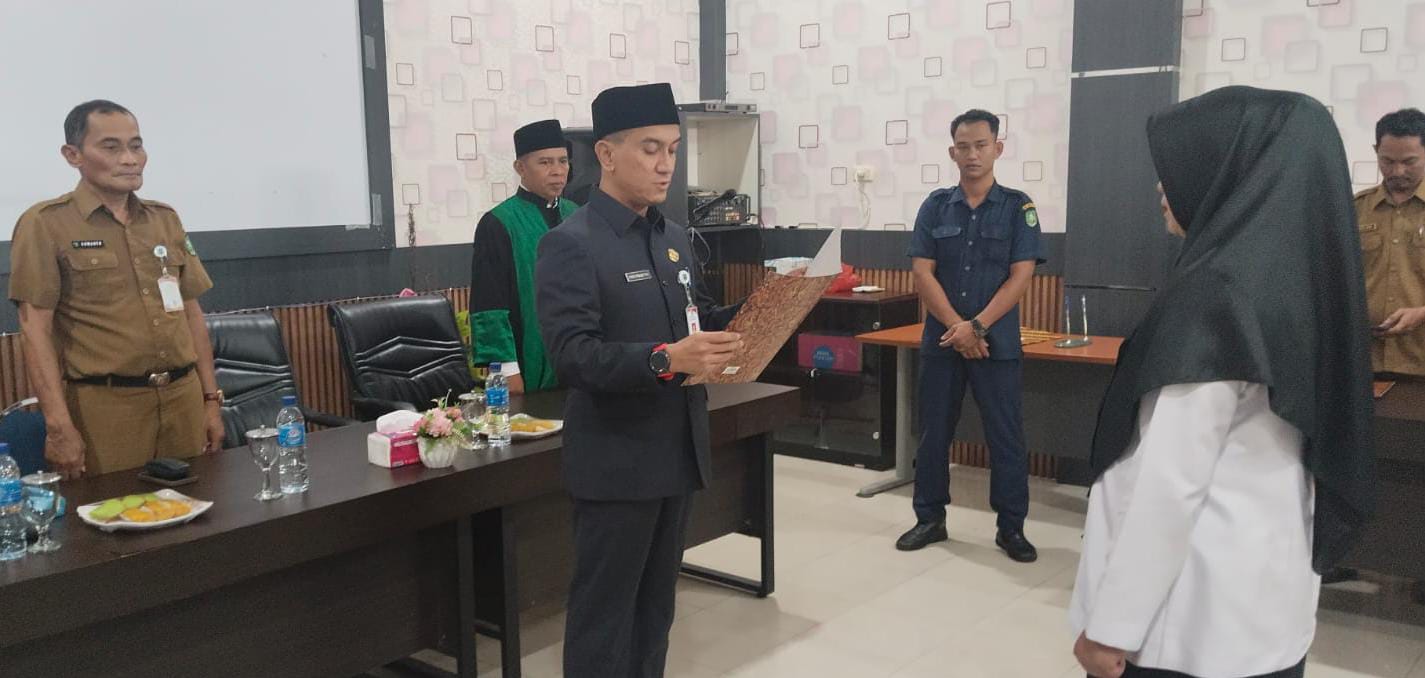 Kadisdik Bengkalis Lantik Fatmawati dalam Jabatan Fungsional Guru