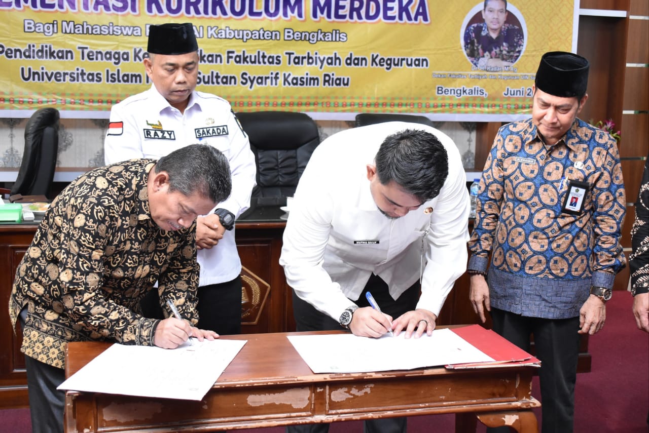 Penandatangan MoU PPG Guru PAI di Kabupaten Bengkalis