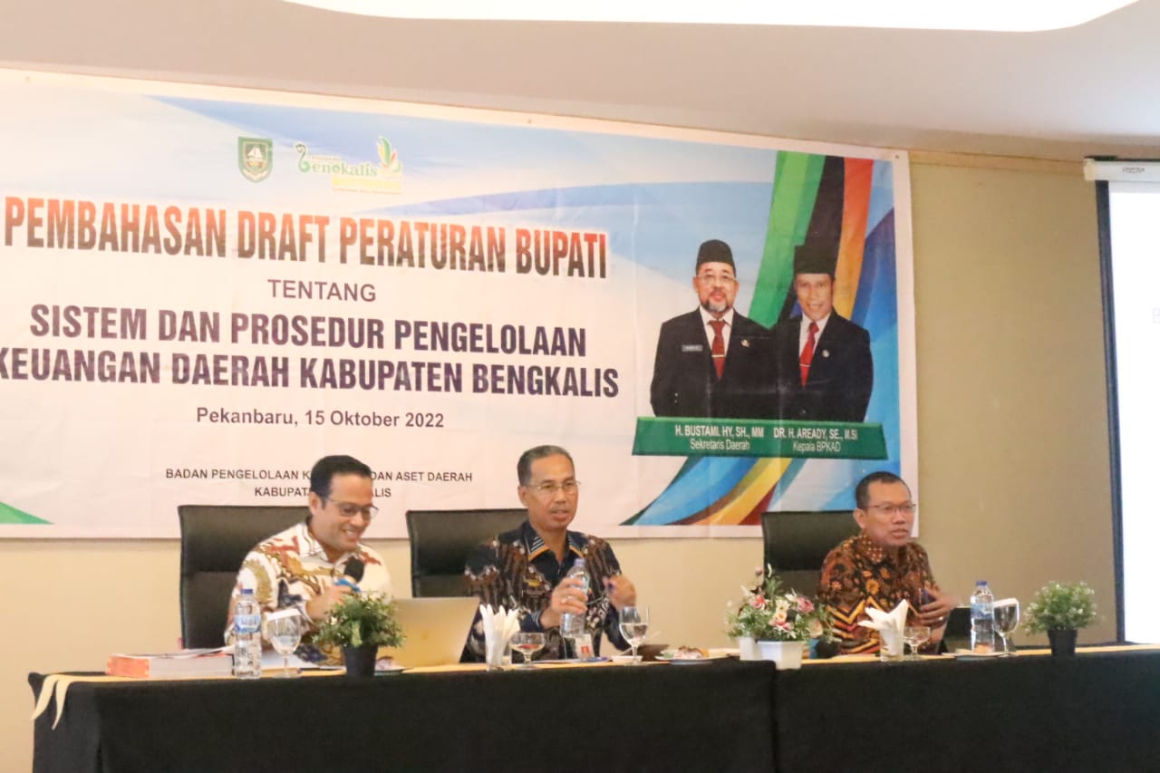 Kadisdik Turut Serta Dalam Pembahasan Draf Peraturan Bupati Tentang ...